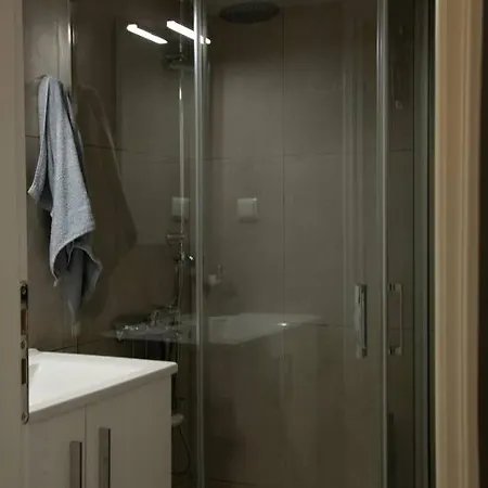 Apartment Bright, Modern & Minimal In Cholargos Athens