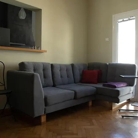 Bright, Modern & Minimal In Cholargos Apartment